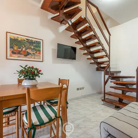 House Augusta - La Vie Est Belle Ferienhaus Villasimius