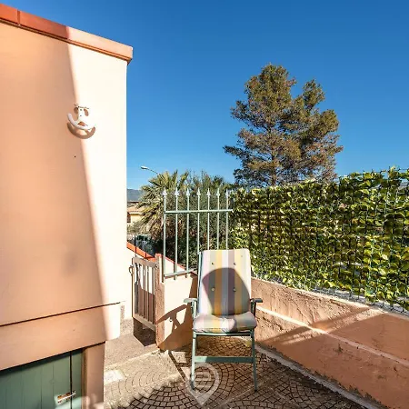 House Augusta - La Vie Est Belle Ferienhaus Villasimius