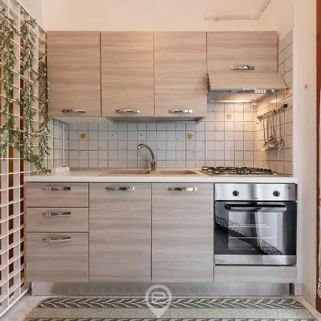 House Augusta - La Vie Est Belle *