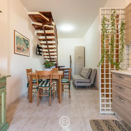 House Augusta - La Vie Est Belle